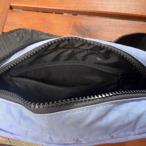 BAGGU cornflower camera crossbody bag - Picture 9 of 10